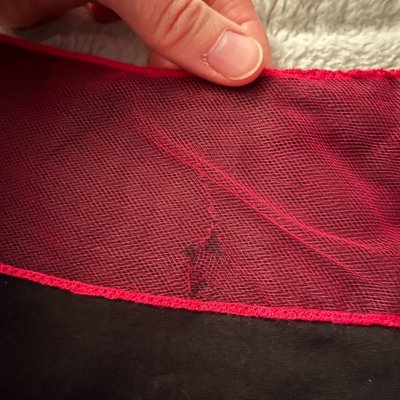 Hot Topic black circle skirt with fuchsia tulle bow and trim - Picture 4 of 6